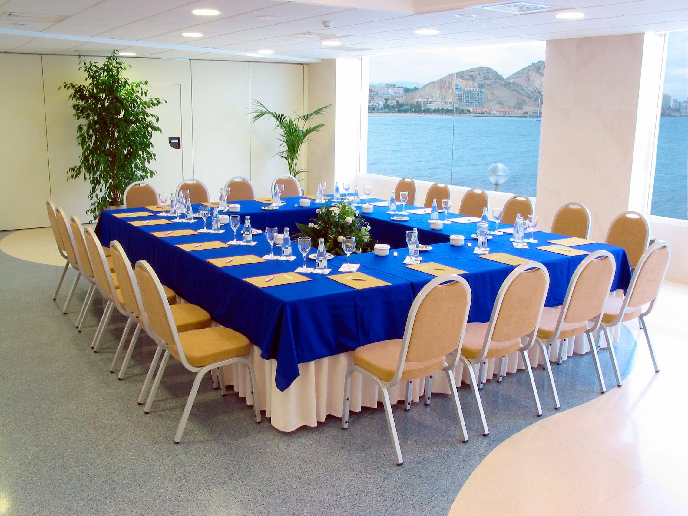 Innside By Melia Alicante Porta Maris Bagian luar foto