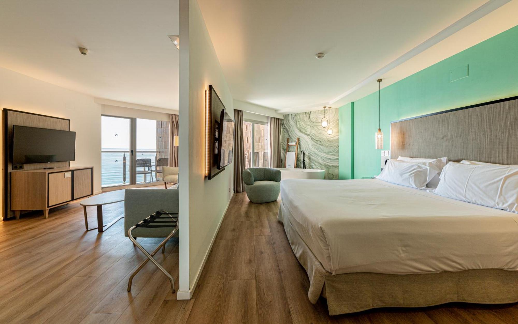 Innside By Melia Alicante Porta Maris Bagian luar foto