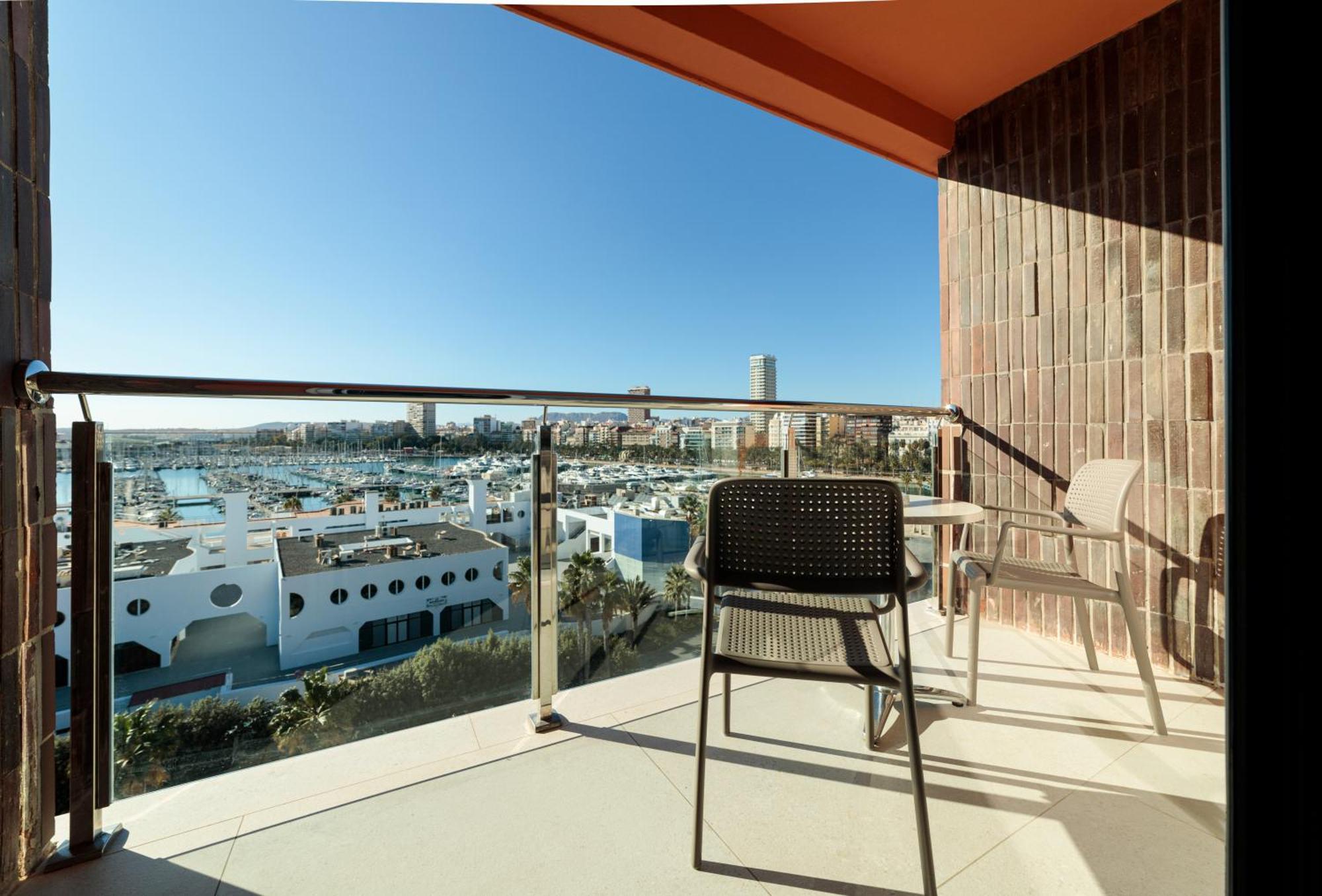Innside By Melia Alicante Porta Maris Bagian luar foto