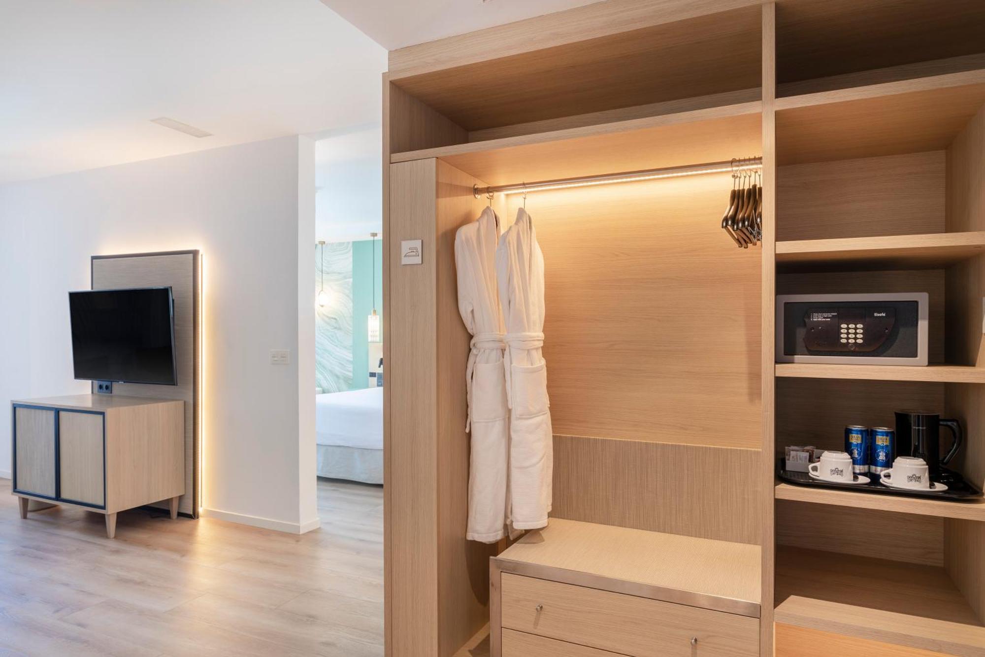 Innside By Melia Alicante Porta Maris Bagian luar foto