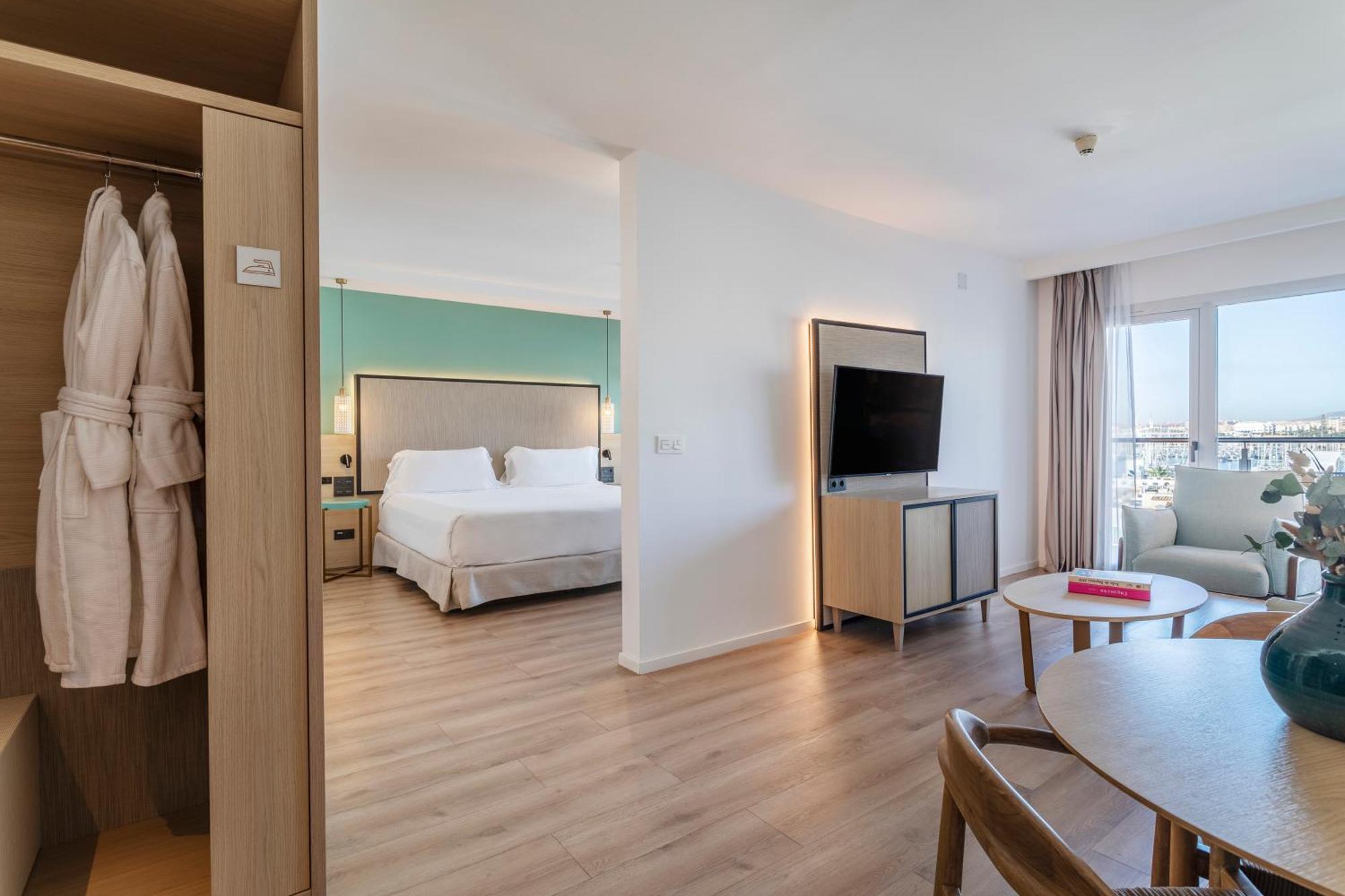 Innside By Melia Alicante Porta Maris Bagian luar foto